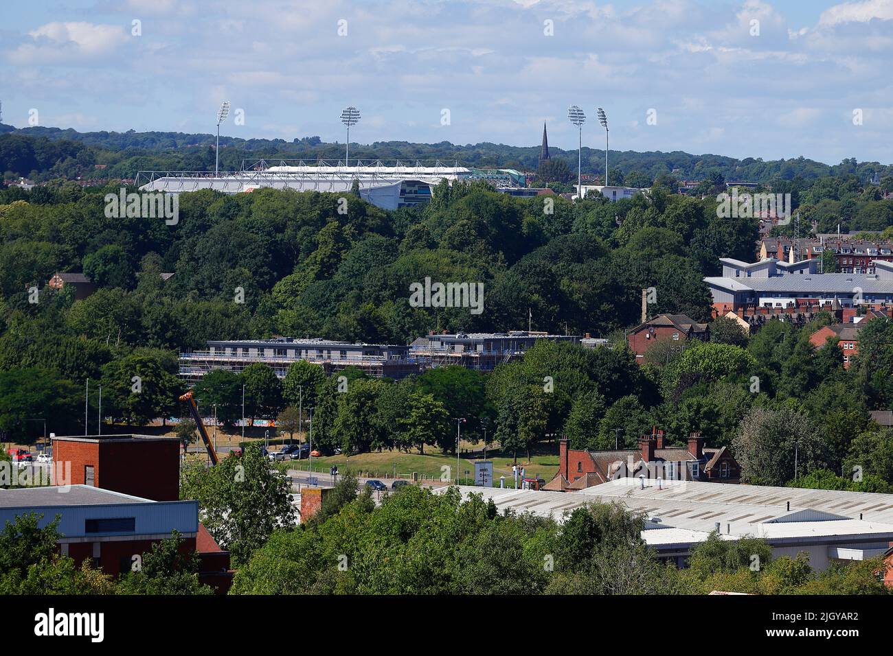 Vue sur le stade Headingley et les appartements Alexandra Park en cours de construction Banque D'Images