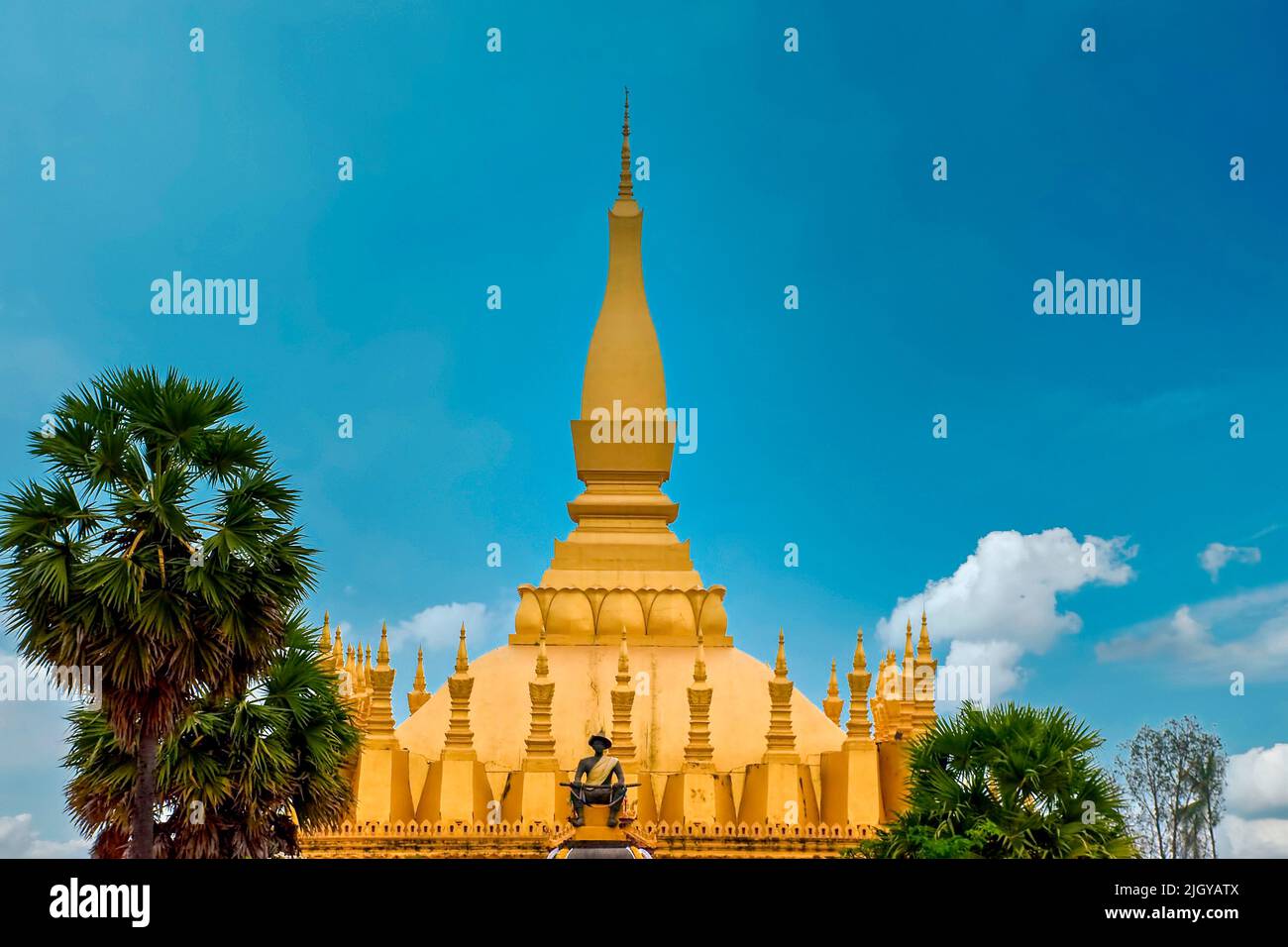 Le Stupa d'or du temple Pha That Luang à Vientiane, au Laos Banque D'Images