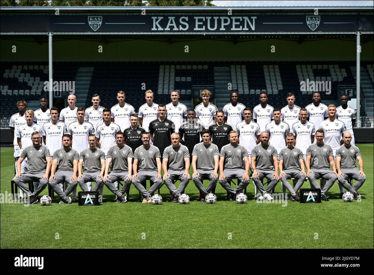 (Haut de la page) 29 Eupen's Isaac Nuhu; 11 Eupen's Konan Ignace n'dri; 14 Eupen's Jerome Deom; 15 Eupen's Gary Magnee; Eupen's Romain Turco; 04 Eupen's James Jeggo; Eupen's Jason Davidson; 12 Eupen's Lorenzo; Eupen's Lorenzo Sierman; Eupen Teupen's Lugan Eupen's Eupen-Lugan; 20 Eupen's Eupen Margari; 13 Eupen's Eupen's Eupen Margari; Eupen's Eupen Argo; 18 Eupen's Amadou Keita; (centre L-R) Rune Paeshuyse d'Eupen; Yentl Van Genechten d'Eupen; Jan Gorenc d'Eupen; 08 Stef Peeters d'Eupen; 99 Goalkeeper d'Eupen Tom Roufosse; Lennart Moser d'Eupen; 33 Eupen's Lupen; 09 Prelupen's Jup's Mulu et Elupen's Eupen; Banque D'Images