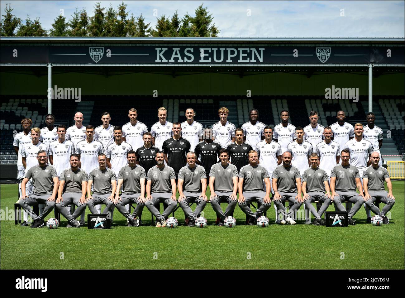 (Haut de la page) 29 Eupen's Isaac Nuhu; 11 Eupen's Konan Ignace n'dri; 14 Eupen's Jerome Deom; 15 Eupen's Gary Magnee; Eupen's Romain Turco; 04 Eupen's James Jeggo; Eupen's Jason Davidson; 12 Eupen's Lorenzo; Eupen's Lorenzo Sierman; Eupen Teupen's Lugan Eupen's Eupen-Lugan; 20 Eupen's Eupen Margari; 13 Eupen's Eupen's Eupen Margari; Eupen's Eupen Argo; 18 Eupen's Amadou Keita; (centre L-R) Rune Paeshuyse d'Eupen; Yentl Van Genechten d'Eupen; Jan Gorenc d'Eupen; 08 Stef Peeters d'Eupen; 99 Goalkeeper d'Eupen Tom Roufosse; Lennart Moser d'Eupen; 33 Eupen's Lupen; 09 Prelupen's Jup's Mulu et Elupen's Eupen; Banque D'Images