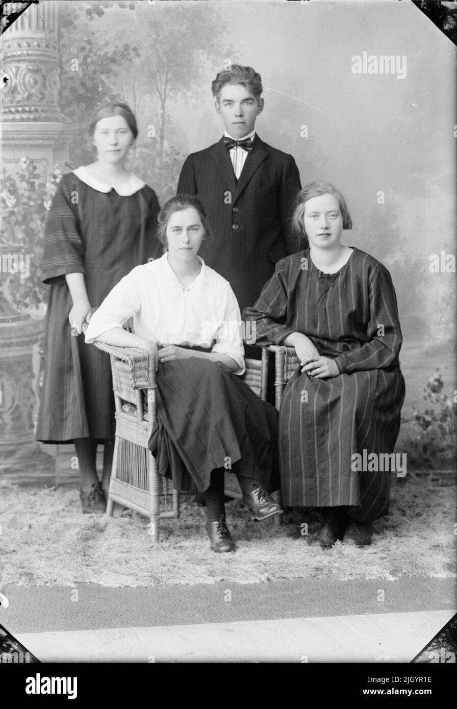 Portrait de groupe, Östhammar, Uppland. Portrait de groupe, Östhammar, Uppland Banque D'Images Portrait de groupe, Östhammar, Uppland. Portrait de groupe, Östhammar, Uppland Banque D'Images