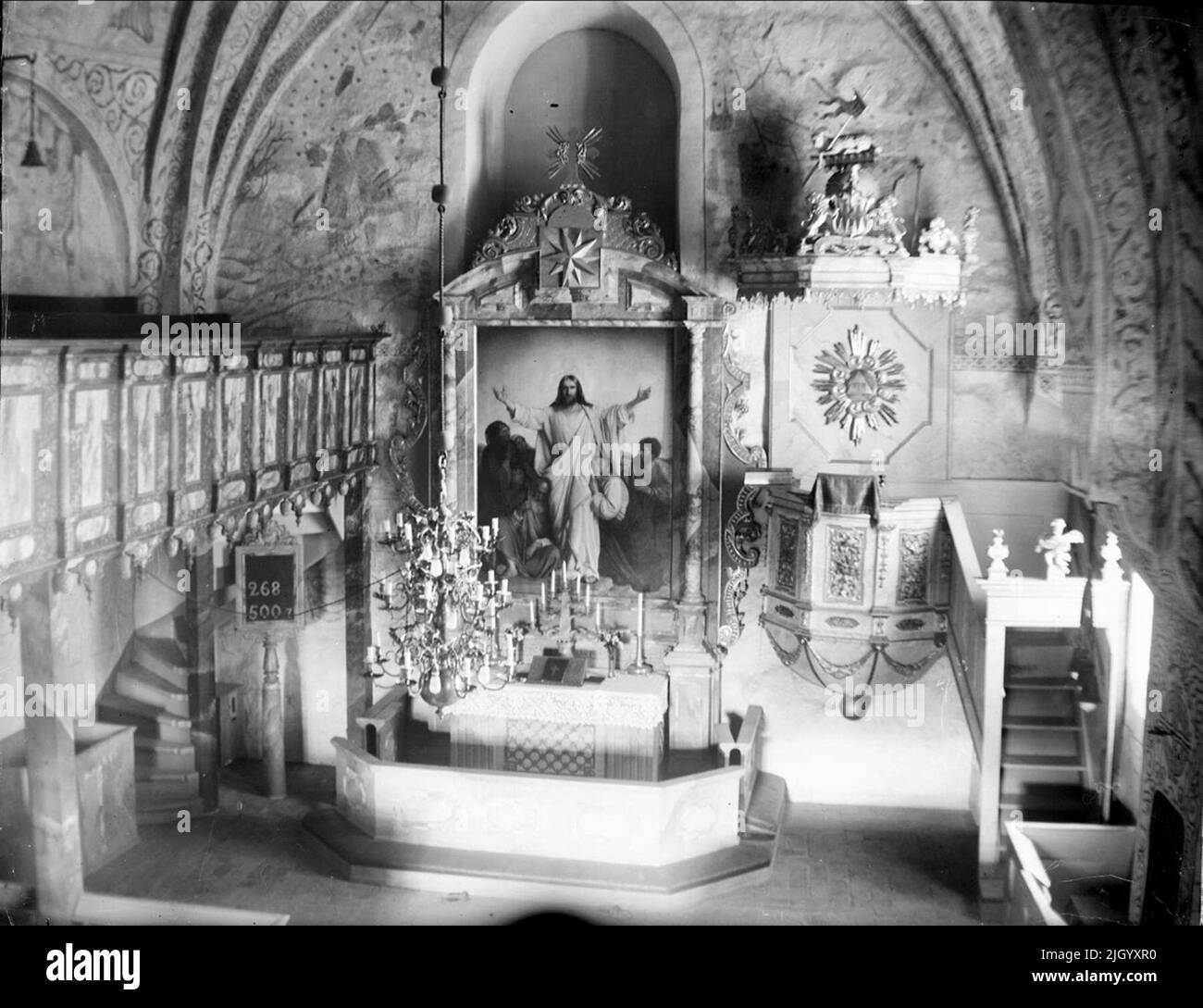 Intérieur de l'église Skäfthammar, paroisse Skäfthammars, Uppland 1921. Intérieur de l'église Skäfthammar, paroisse de Skäfthammars, Uppland 1921 Banque D'Images