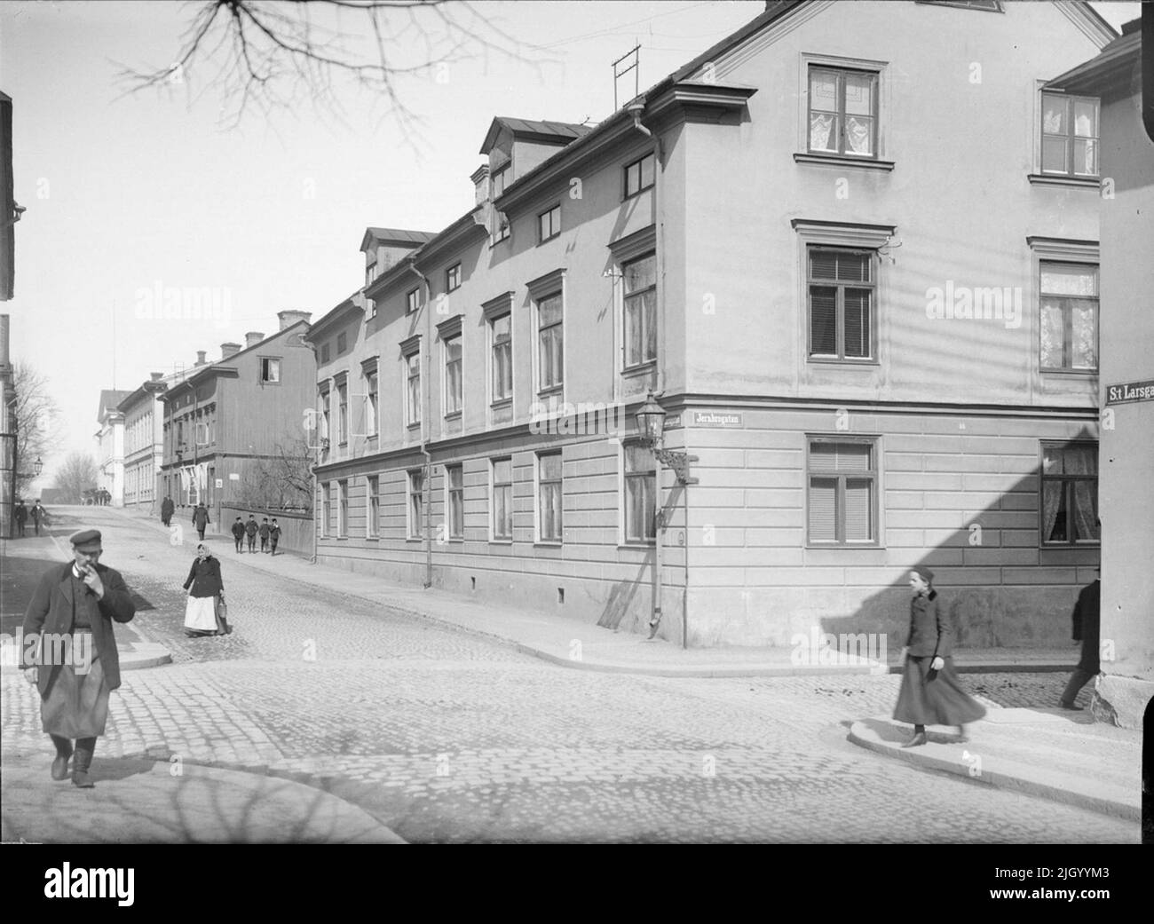 Nation de Småland, St. Larsgatan - S: t Olofsgatan, Uppsala 1901 - 1902. Nation de Småland, St. Larsgatan - S : t Olofsgatan, Uppsala 1901 - 1902 Banque D'Images