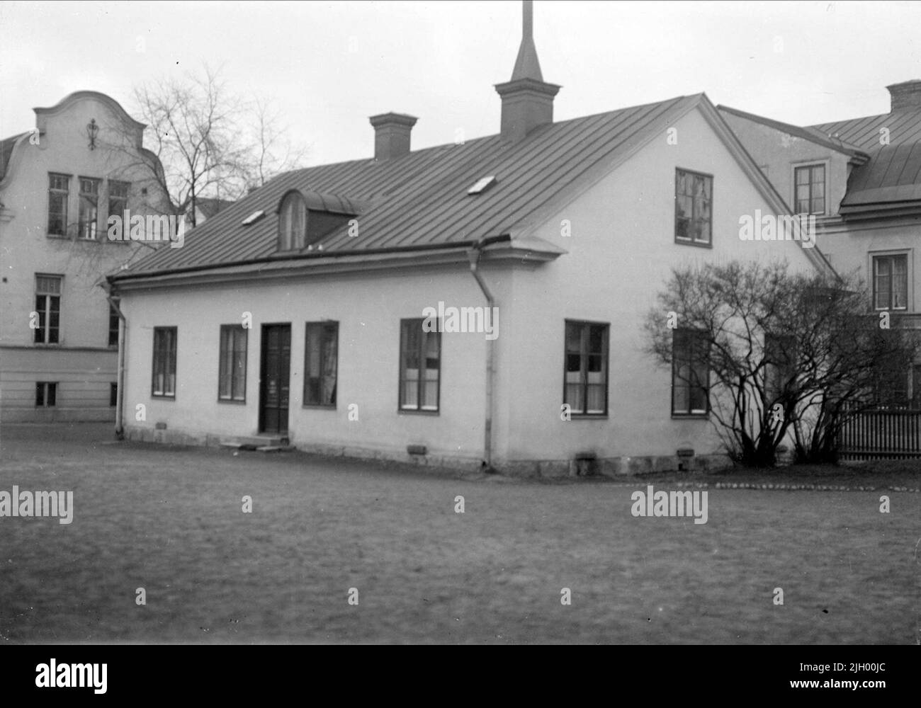 Résidence de Rector à l'école folklorique du Prince Gustaf, au quartier de Toven, à Saint-Olofsgatan, à Uppsala. Dans l'arrière-plan sur la gauche est l'école centrale. Banque D'Images