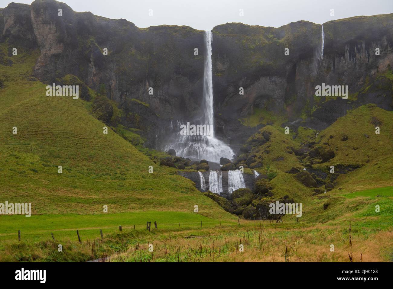 FOSS á Síðu (chute d'eau à Síða) est une ferme située sur le périphérique en Islande, dans la région sud, à environ 10 kilomètres à l'est de la petite villa Banque D'Images