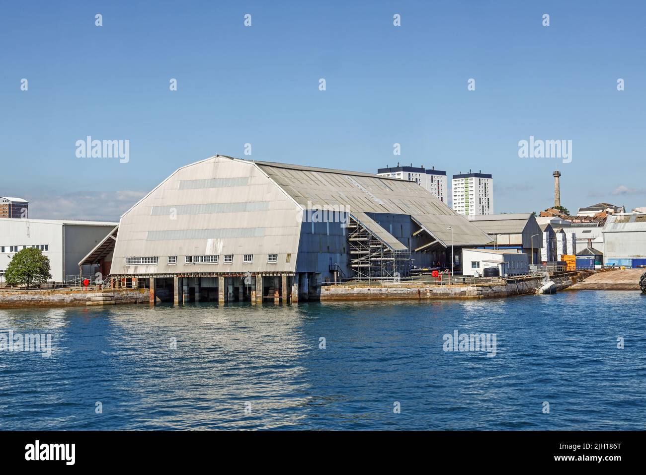 L'historique Scrieve Board dans le triage South Yard à Devonport Dockyard à Plymouth. Vue depuis le Hamoaze. Le bâtiment classé de catégorie II est parfois connu Banque D'Images