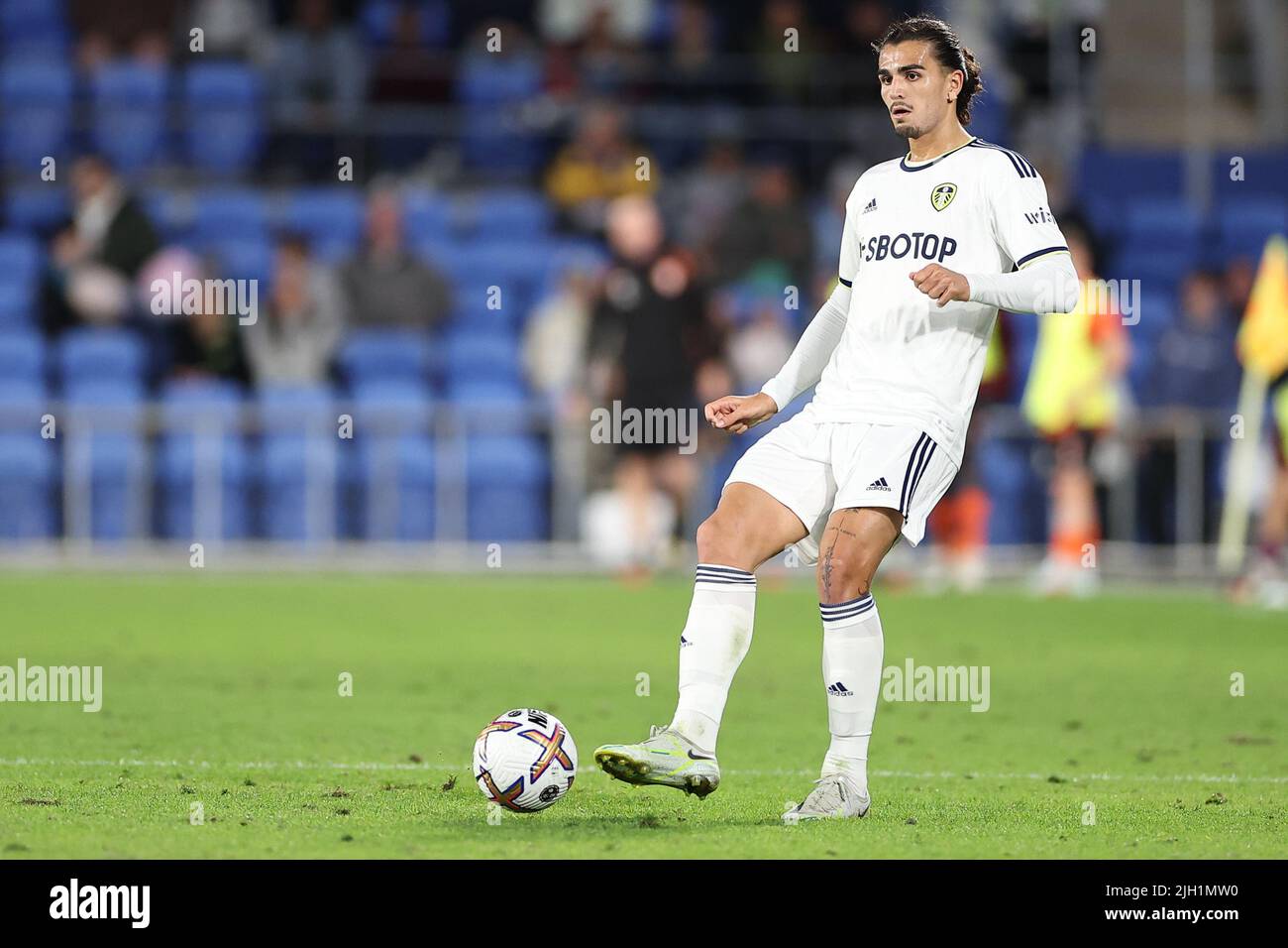 Robina, Australie. 12th juin 2022. Pascal Struijk, de Leeds United, passe la balle à Robina, en Australie, le 6/12/2022. (Photo de Patrick Hoelscher/News Images/Sipa USA) crédit: SIPA USA/Alay Live News Banque D'Images