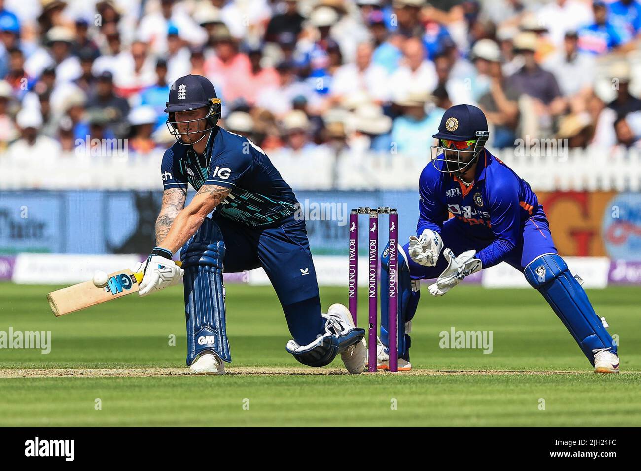 Ben Stokes, d'Angleterre, effectue un balayage inversé pour 4 courses en , le 7/14/2022. (Photo de Mark Cosgrove/News Images/Sipa USA) Banque D'Images