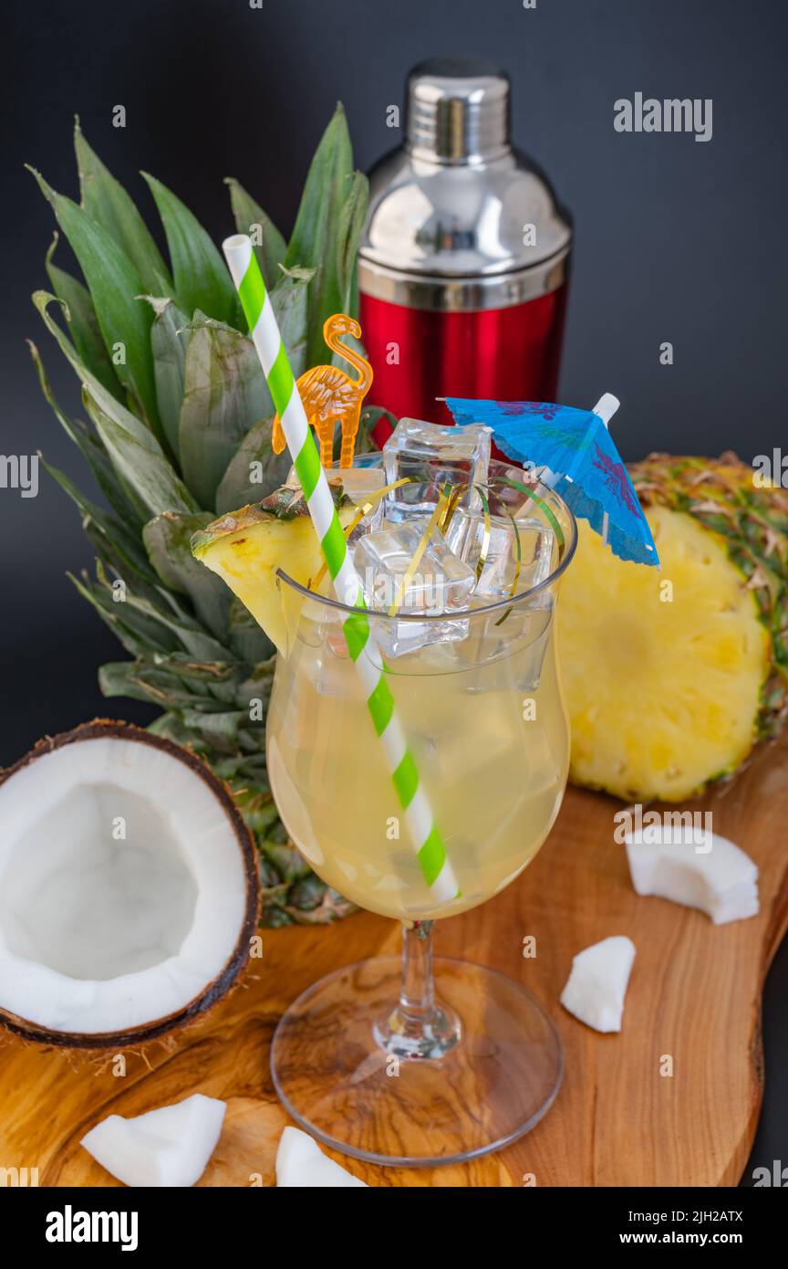 Pina Colada cocktail alcoolisé d'été rafraîchissant Banque D'Images