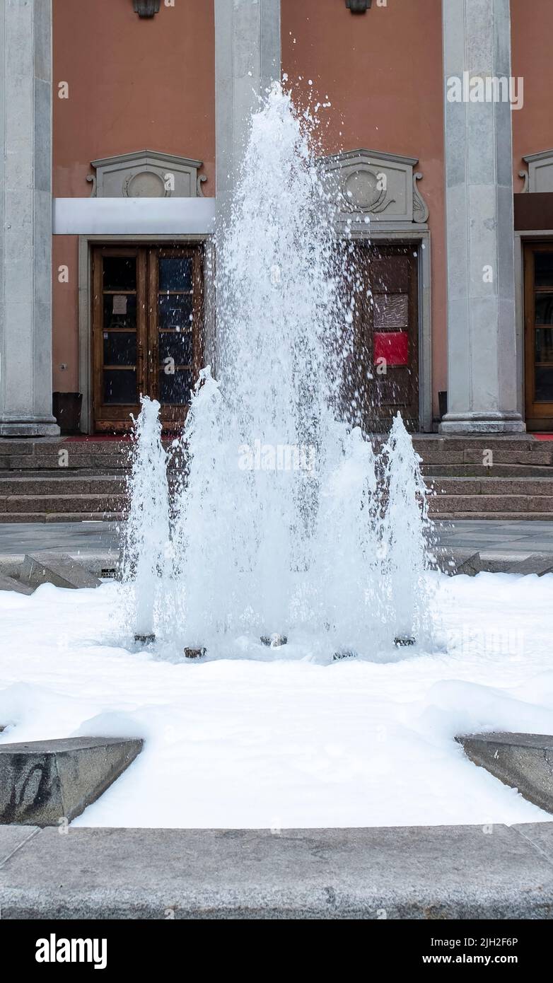 Fontaine avec mousse à Tallinn Banque D'Images