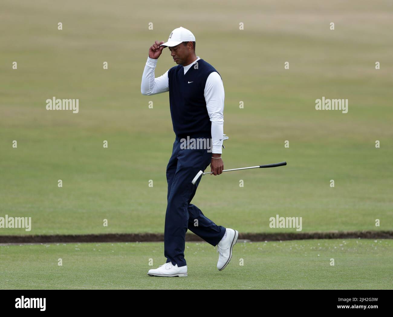 USA's Tiger Woods sur le vert 1st pendant le premier jour de l'Open à l'Old course, St Andrews. Date de la photo: Jeudi 14 juillet 2022. Banque D'Images