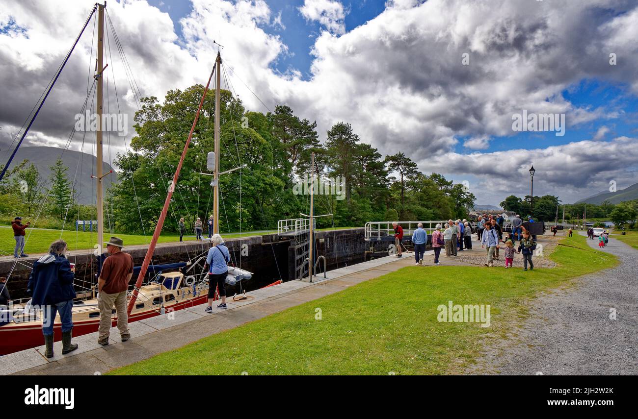 FORT WILLIAM CALEDONIAN CANAL NEPTUNES ESCALIER VISITEURS LE LONG DES ÉCLUSES INFÉRIEURES Banque D'Images