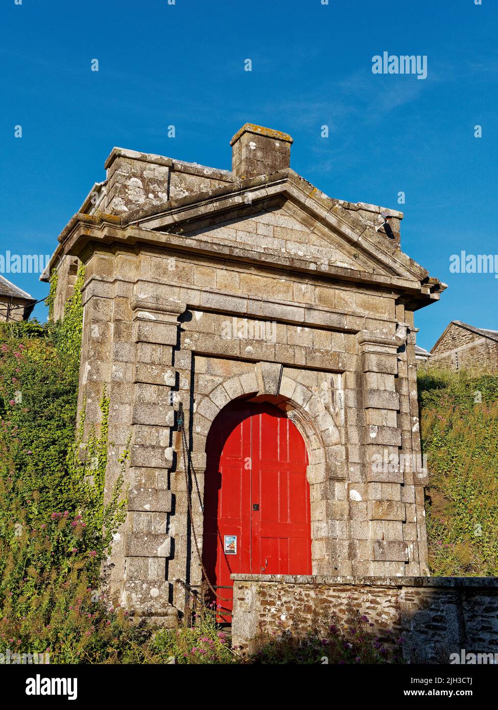 Portes rouges de, Château de Pendennis, Falmouth, Cornouailles, Angleterre, ROYAUME-UNI, GB. Banque D'Images