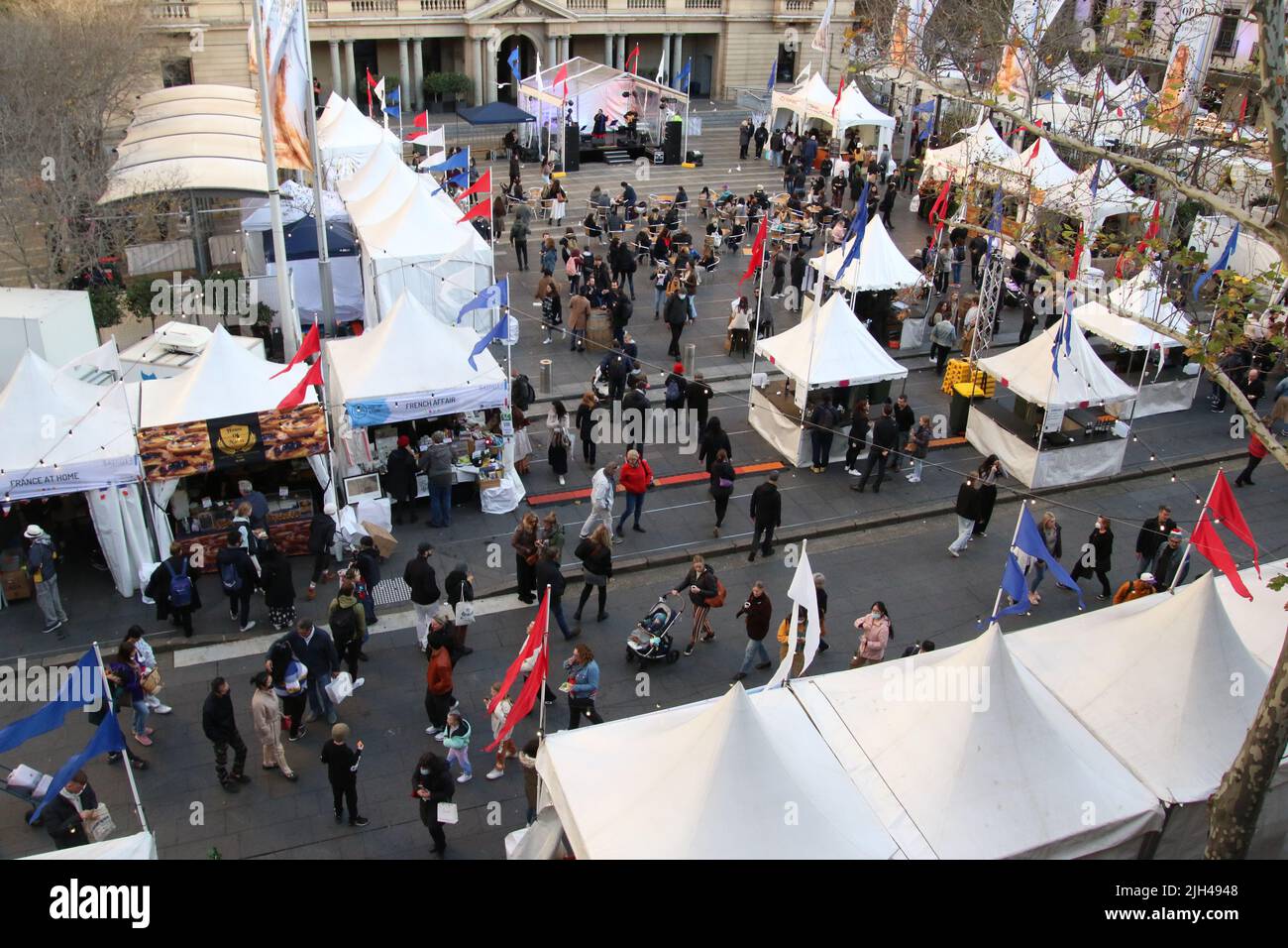 Sydney, Australie. 14th juillet 2022. Le retour français à la piste de la Maison des douanes pour célébrer le festival de la Bastille 8th. Le festival Bastille de Sydney est une célébration culturelle française gratuite de la gastronomie, du vin et de l’art, qui se tient chaque année dans la cour de la douane de Sydney, du jeudi 14 juillet 2022 au dimanche 17 juillet 2022. Credit: Richard Milnes/Alamy Live News Banque D'Images