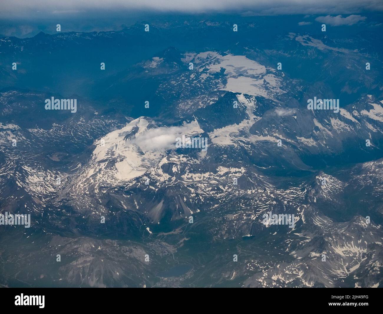 Vue aérienne de la montagne du Mont blanc dans le Valle d Aoste traduction Vallée d'Aoste Banque D'Images
