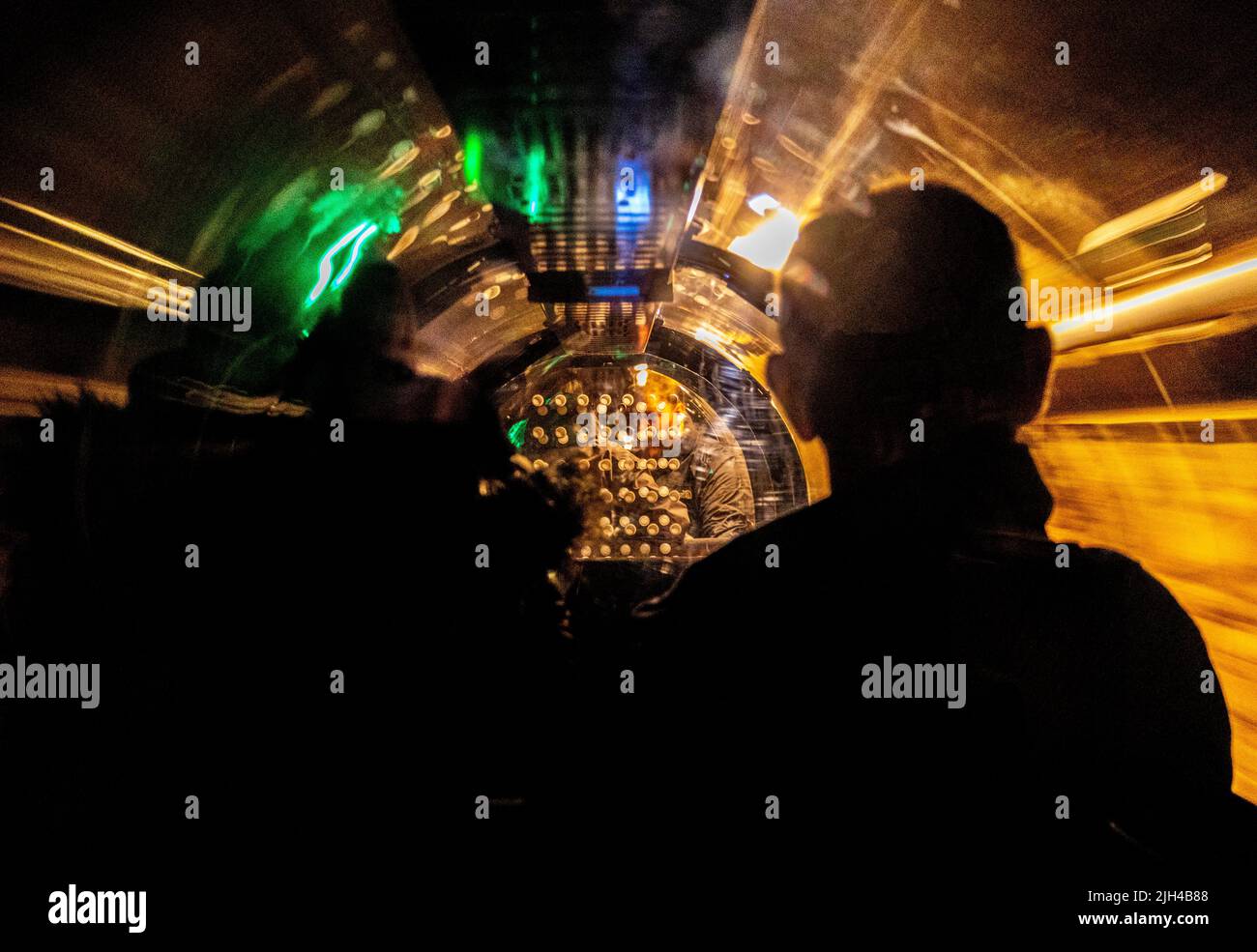 Vue sur l'un des nombreux tunnels ferroviaires souterrains dans lesquels les trains emmenaient des passagers et des marchandises pendant la guerre. Banque D'Images