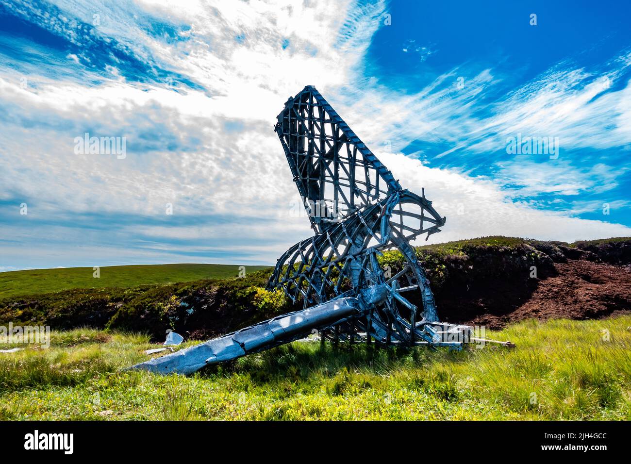 Une partie de la queue de l'épave d'un bombardier Vickers Wellington qui s'est écrasé en 1942 sur la colline près de Ben Tirran à Glen Clova, Angus, en Écosse Banque D'Images