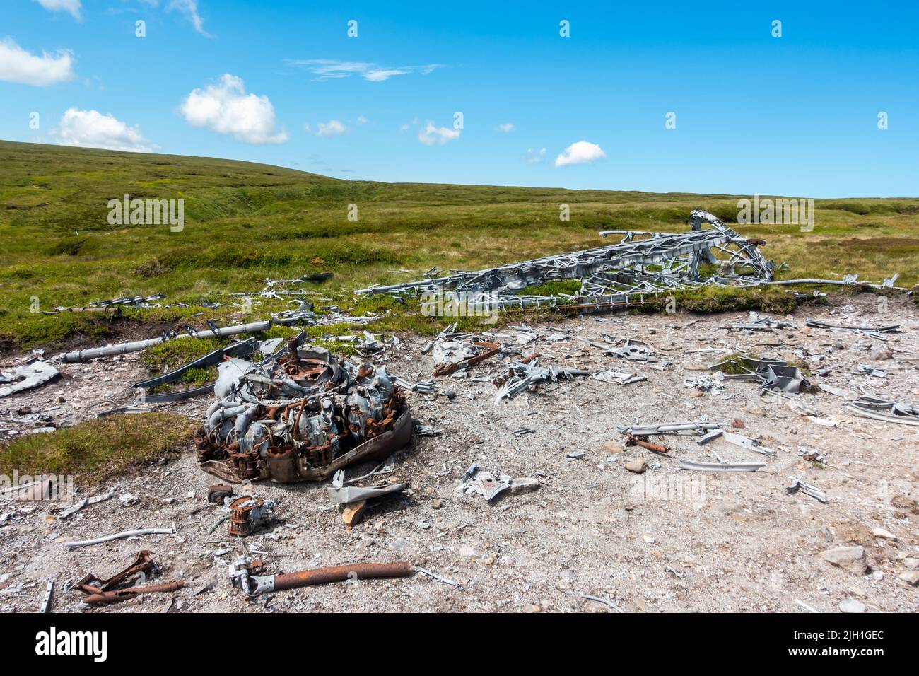 Moteur d'un épave de bombardier Vickers Wellington qui s'est écrasé en 1942 sur la colline près de Ben Tirran à Glen Clova, Angus, Écosse, Banque D'Images
