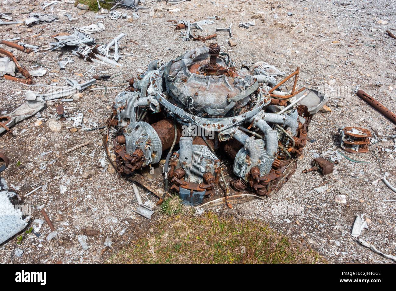 Moteur d'un épave de bombardier Vickers Wellington qui s'est écrasé en 1942 sur la colline près de Ben Tirran à Glen Clova, Angus, Écosse, Banque D'Images