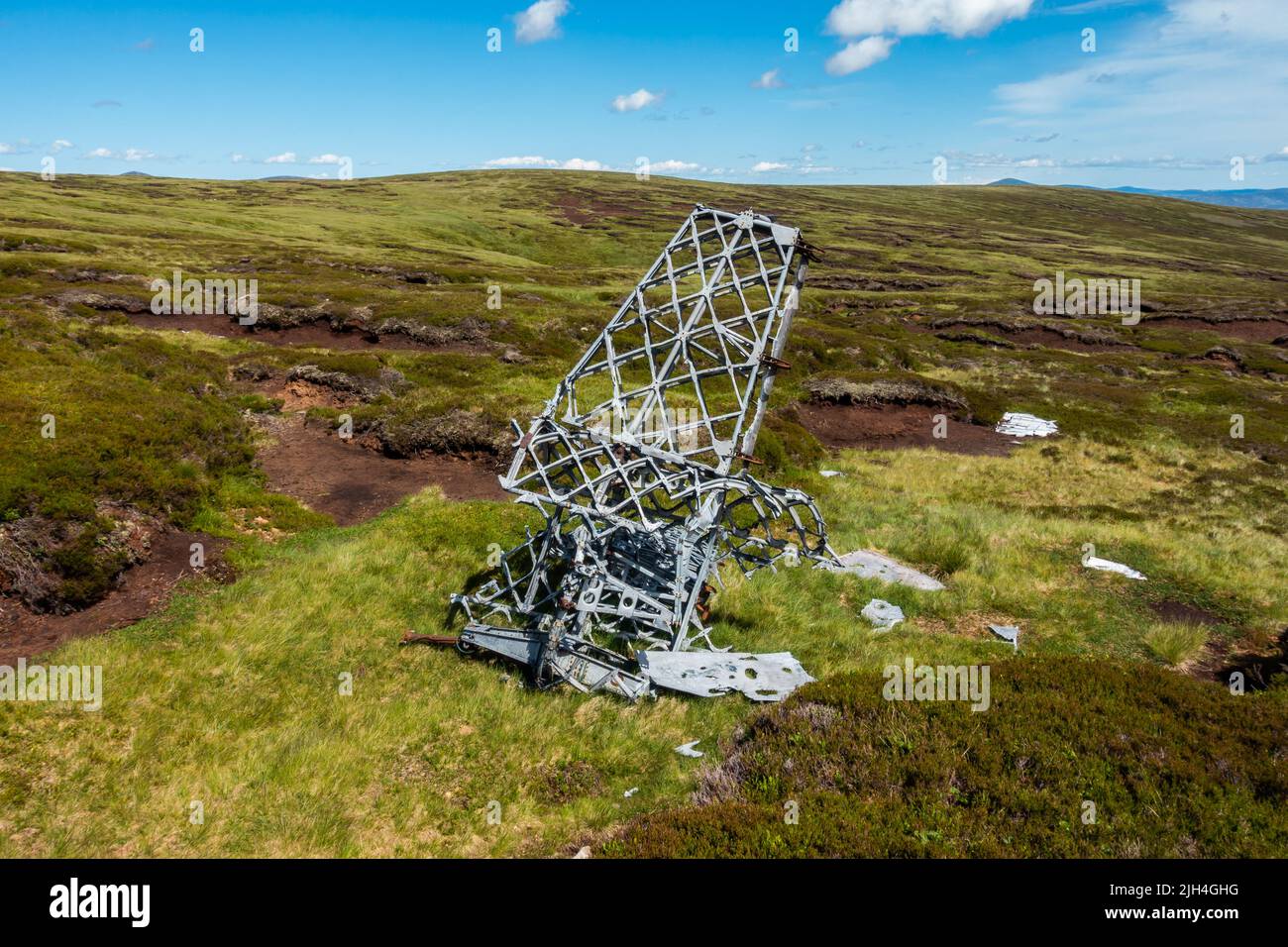 Une partie de la queue de l'épave d'un bombardier Vickers Wellington qui s'est écrasé en 1942 sur la colline près de Ben Tirran à Glen Clova, Angus, en Écosse Banque D'Images