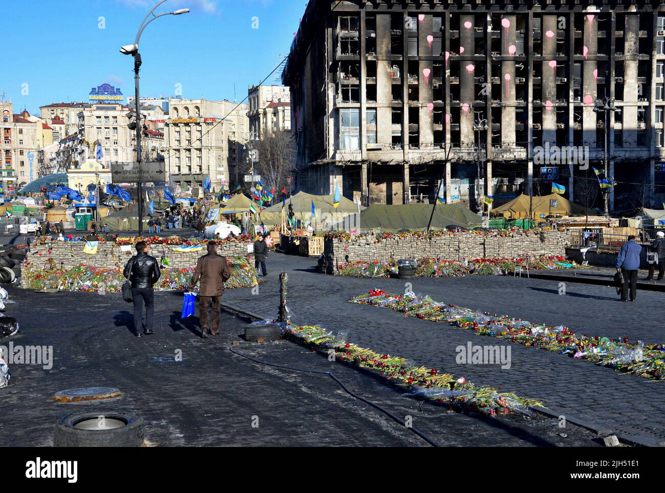 Kiev, Ukraine. 25th janvier 2014. Vue d'un bâtiment incendié des syndicats pendant la Révolution de la dignité. Manifestations antigouvernementales massives dans le centre de Kiev au cours des derniers jours des barricades de la révolution Euromaidan de 2014. (Image de crédit : © Aleksandr Gusev/SOPA Images via ZUMA Press Wire) Banque D'Images