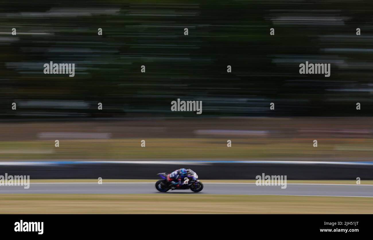 Gil Motor Sport-Yamaha Christophe Ponsson pendant la première journée du Championnat du monde MOTUL FIM Superbike 2022 à Donington Park, Leicestershire. Date de la photo: Vendredi 15 juillet 2022. Banque D'Images