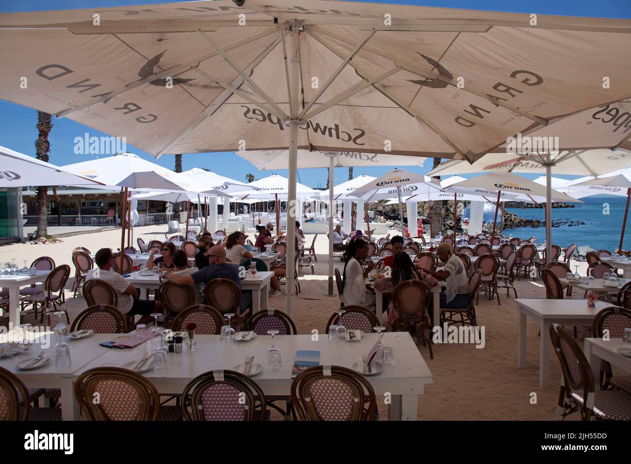 Grand Beach Cafe sur le front de mer, le Cap - Afrique du Sud Banque D'Images