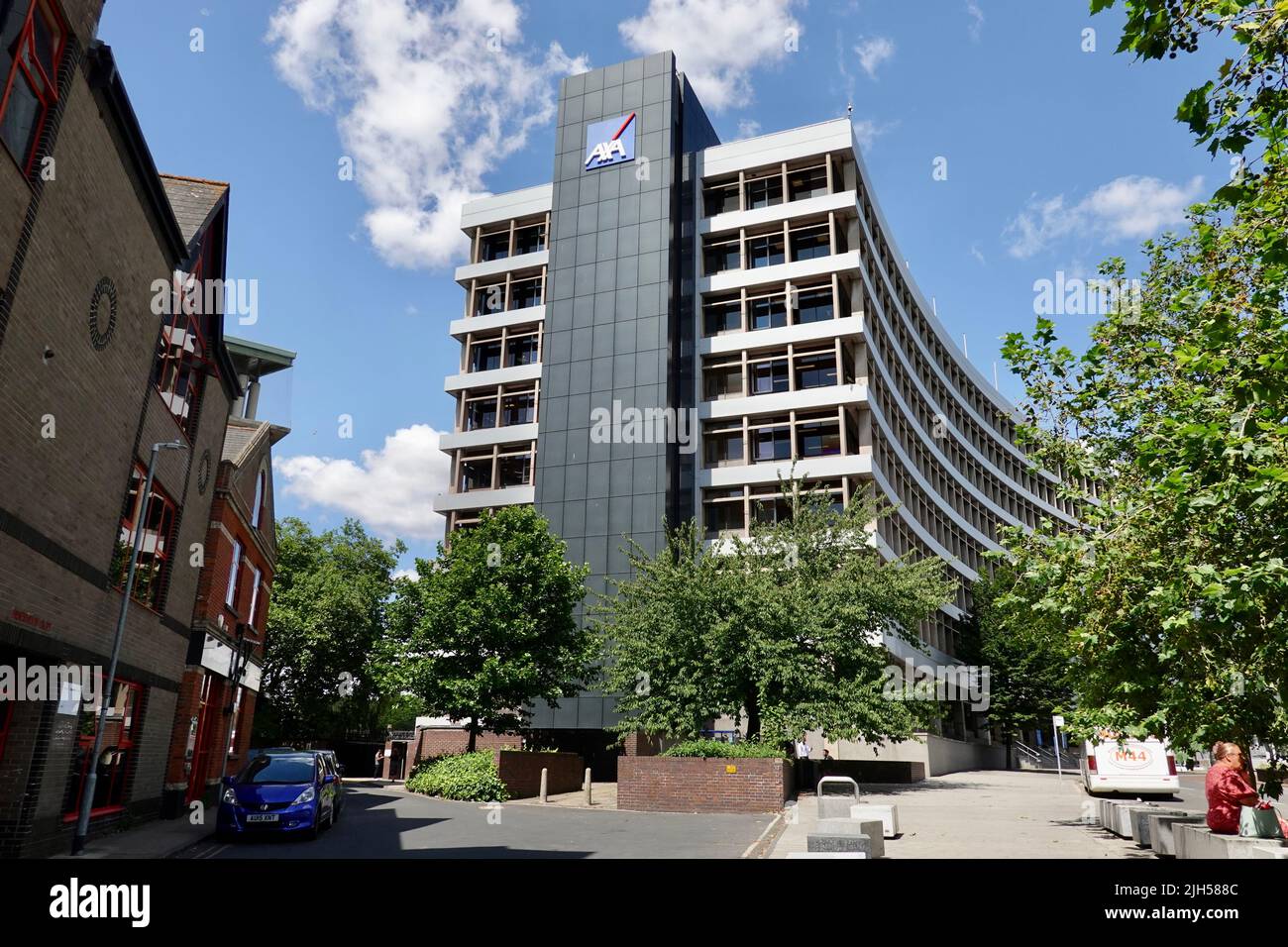 Ipswich, Suffolk, Royaume-Uni - 15 juillet 2022 : bureaux d'assurance AXA sur Civic Drive. Banque D'Images