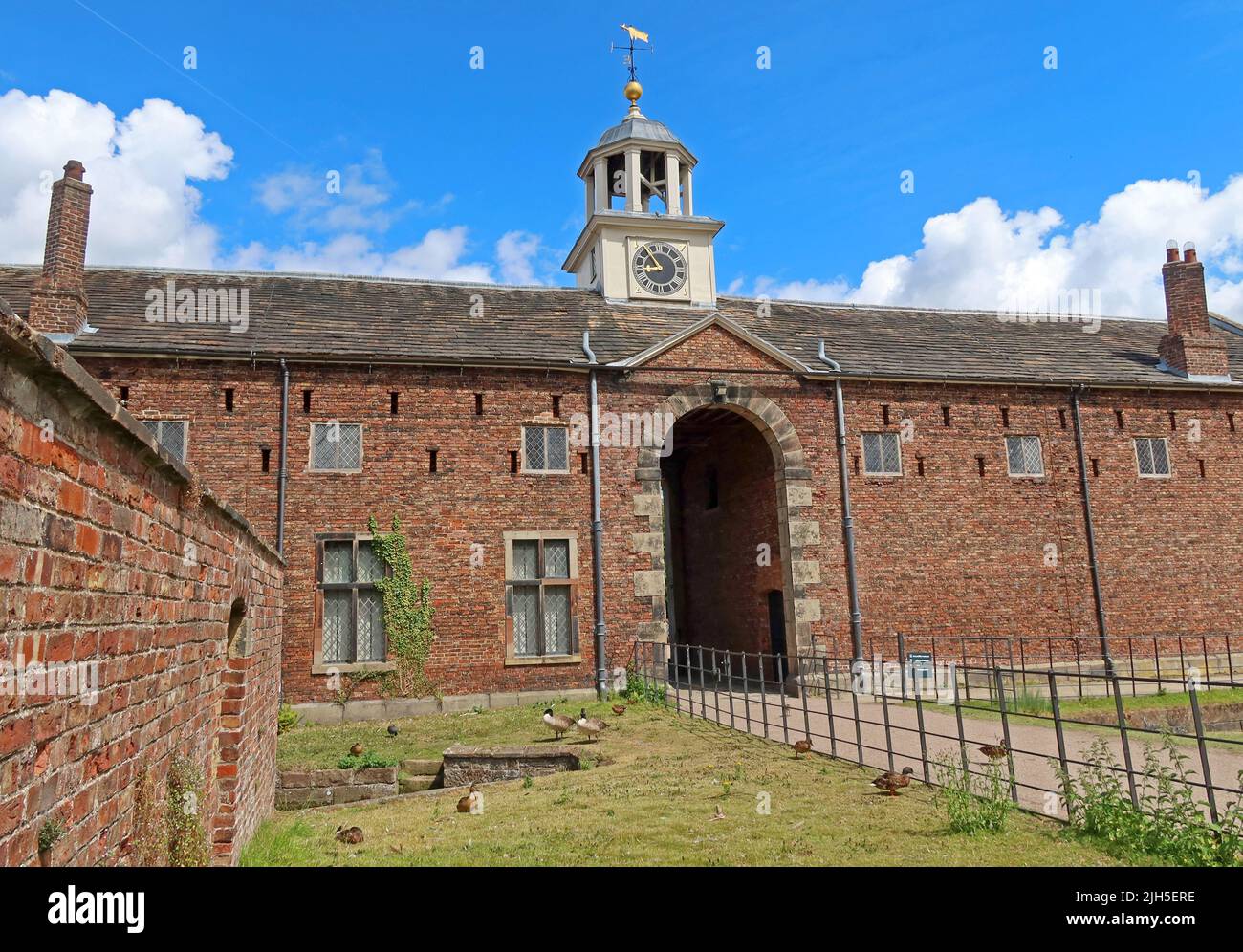 Dunham Massey, NT hall et jardins, Dunham Town, Bowden, Altrincham, Cheshire, ANGLETERRE, ROYAUME-UNI, WA14 4SJ Banque D'Images