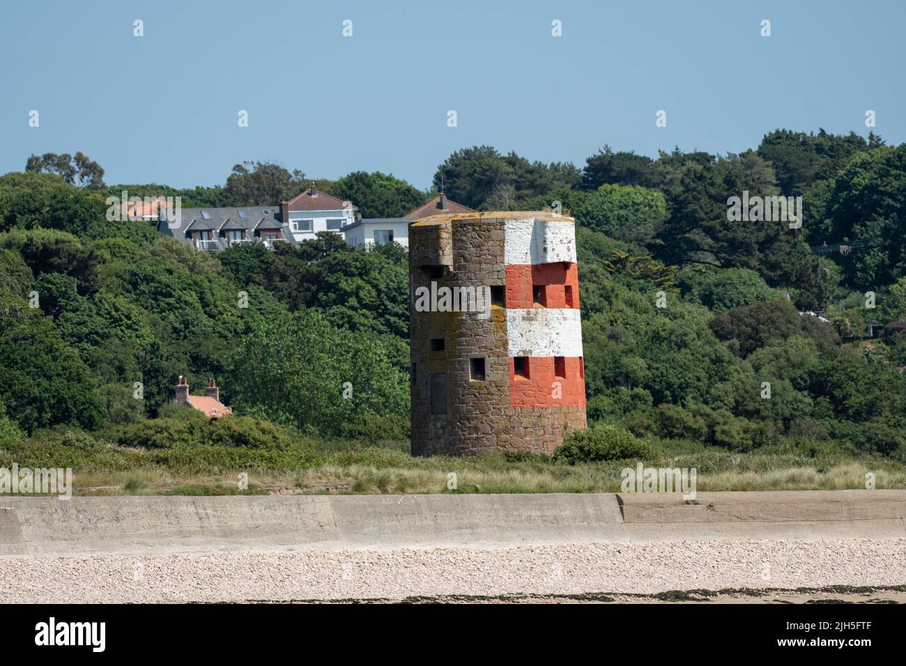 Tour de guet de la baie de St Brelade WW2 sur le promontoire de St Brelade dans le sud-ouest de la dépendance de la Couronne britannique de Jersey, îles Anglo-Normandes Banque D'Images
