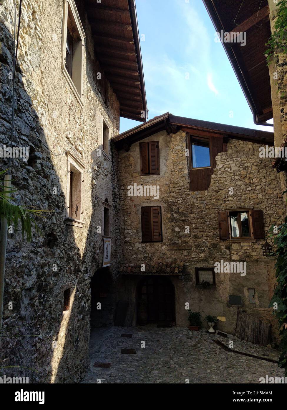 Vieux village de Canale di Tenno à Trentin, Italie Banque D'Images