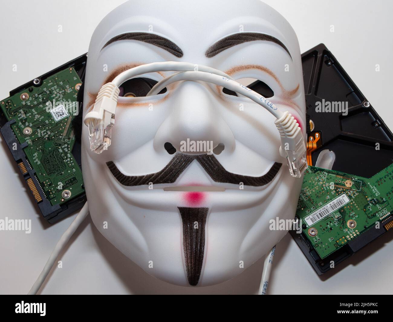 Guy Fawkes comme masque de hacker de style anonyme. Excellente image pour les applications de cybersécurité. Banque D'Images