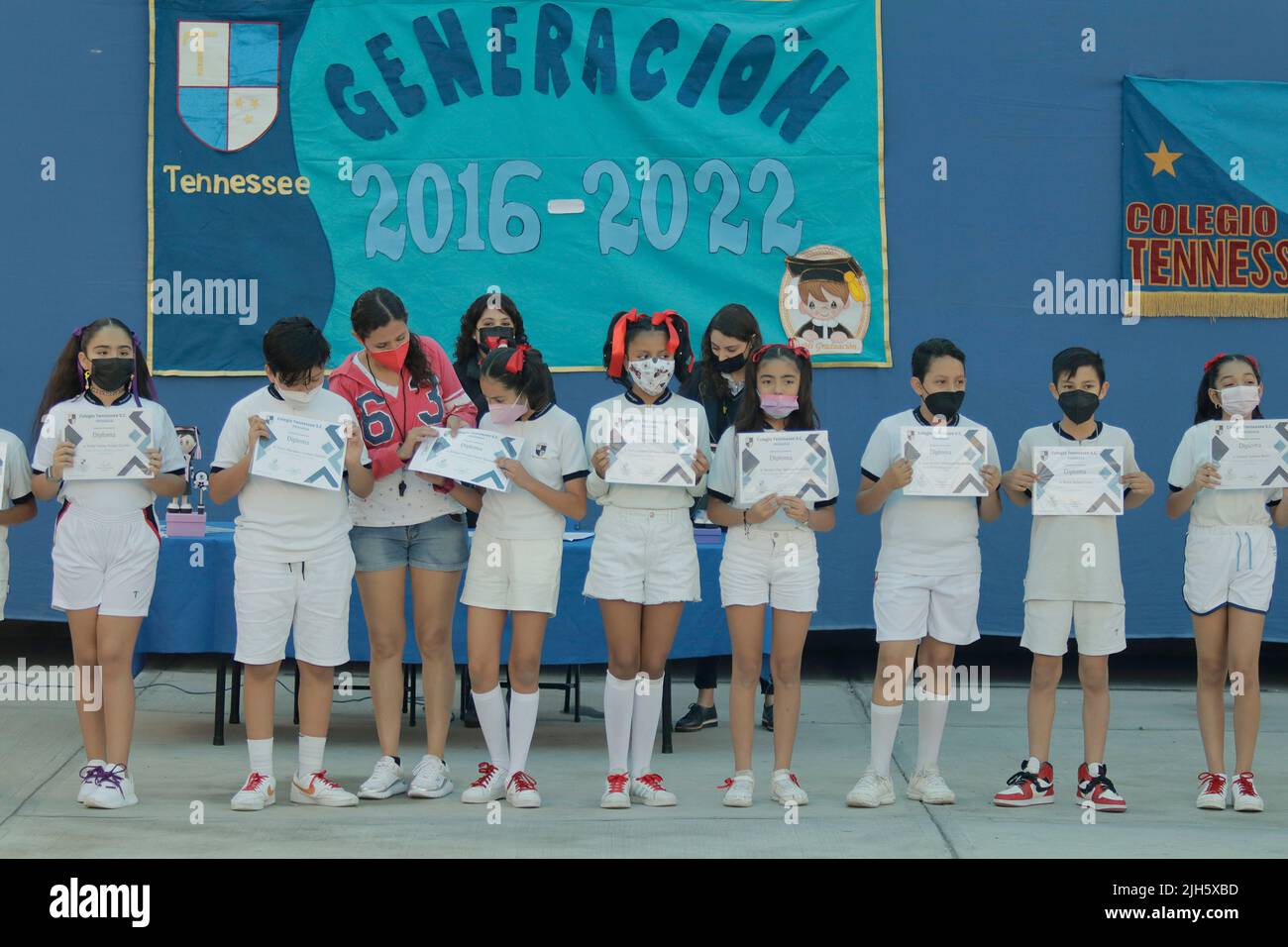 Mexico, Mexique. 15th juillet 2022. 15 juillet 2022, Mexico, Mexique: Les élèves des écoles publiques participent à une exposition de taekwondo et de conseils rythmiques dans le cadre de la fin de l'année scolaire, dans le cadre de la cinquième vague de COVID-19 dans le pays. On 15 juillet 2022 à Mexico, Mexique. (Credit image: © Gerardo Vieyra/eyepix via ZUMA Press Wire) Credit: ZUMA Press, Inc./Alamy Live News Banque D'Images