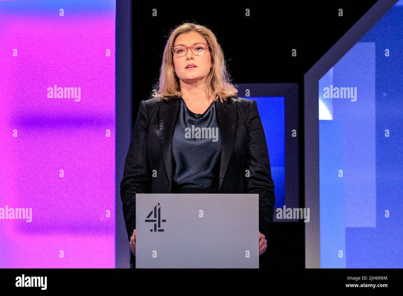 Londres, Royaume-Uni. 15th juillet 2022. Penny Mordaunt. Les cinq candidats à la direction du Parti conservateur, (de gauche à droite) Kemi Badenoch, Penny Mordaunt, Rishi Sunak, Liz Truss et Tom Tugendhat et les candidats à devenir le prochain Premier ministre du Royaume-Uni prennent part à un débat et des questions-réponses animés par Krishan Guru-Murthy de Channel 4. Credit: Imagetraceur/Alamy Live News Banque D'Images