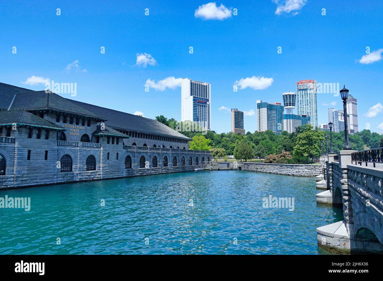 Niagara Falls (Ontario), Canada - vue sur la centrale hydroélectrique historique, devenue un musée Banque D'Images