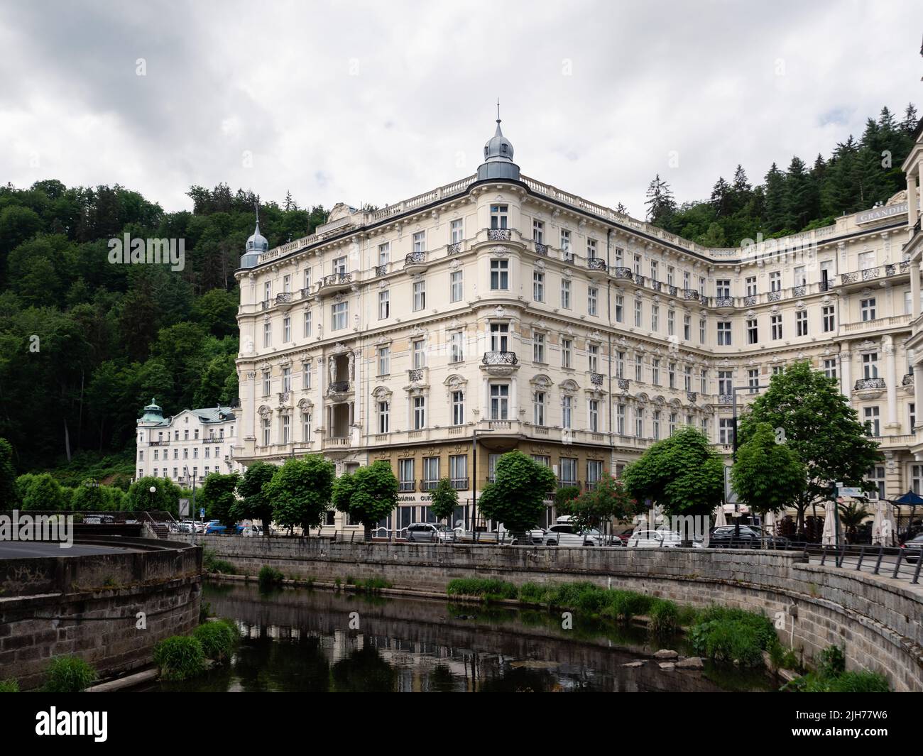 Karlovy Vary, République Tchèque - 29 mai 2022:Grand Hôtel Pupp extérieur à Carlsbad, Bohême. Banque D'Images