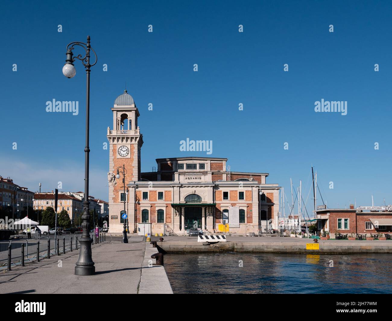 Trieste, Italie - 25 juin 2022: Aquarium marin civique de Trieste ou Aquario Marino della Citta di Trieste extérieur. Banque D'Images