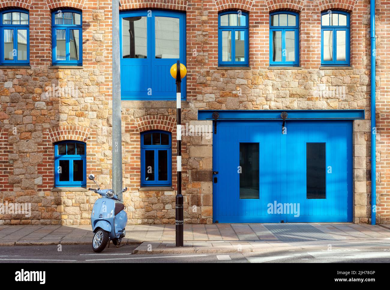 Entrepôt rénové dans le quartier financier de St Helier, Jersey Banque D'Images