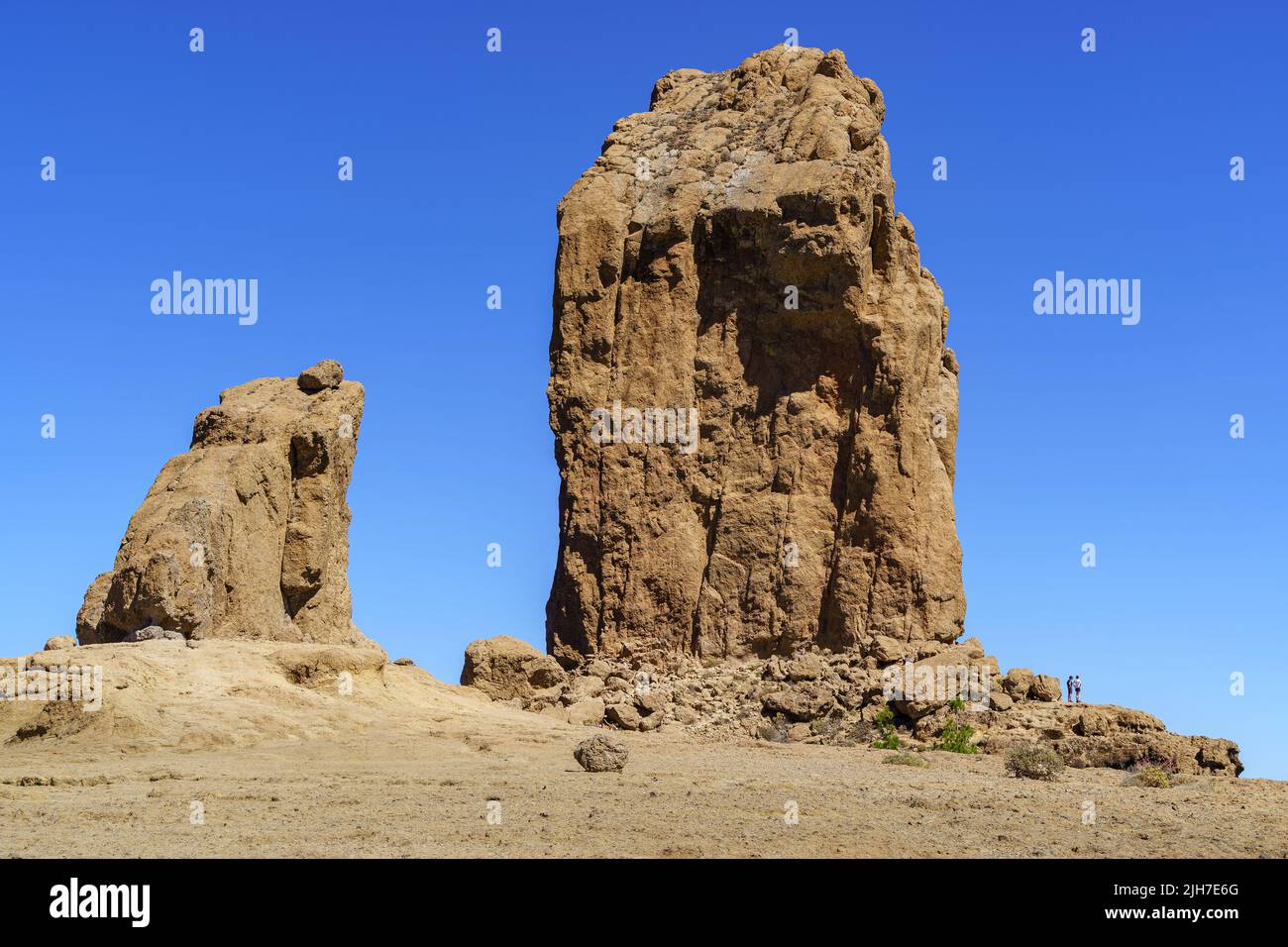 Immense rocher vertical appelé Roque Nublo sur l'île de Gran Canaria. Parc naturel protégé. Banque D'Images