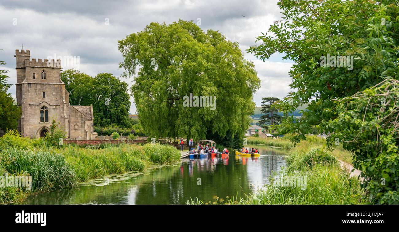 Activités de loisirs sur le canal Stroudwater récemment restauré à Stonehouse, Stroud, Gloucestershire, Angleterre Banque D'Images