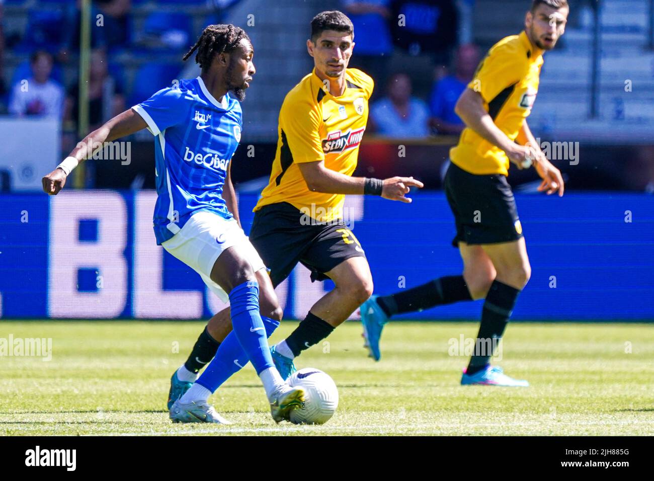 GENK, BELGIQUE - JUILLET 16 : Mike Tresor de KRC Genk pendant le match amical entre KRC Genk et AEK Athene à l'arène Cegeka sur 16 juillet 2022 à Genk, Belgique (photo de Jeroen Meuwsen/Orange Pictures) Banque D'Images