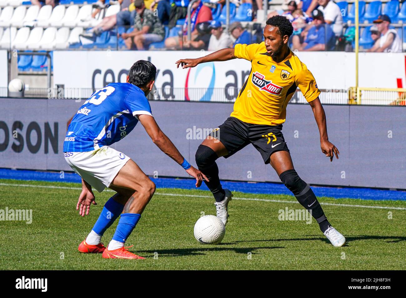 GENK, BELGIQUE - JUILLET 16 : Judah Garcia de AEK Athene pendant le match amical entre KRC Genk et AEK Athene à l'arène Cegeka sur 16 juillet 2022 à Genk, Belgique (photo de Jeroen Meuwsen/Orange Pictures) Banque D'Images