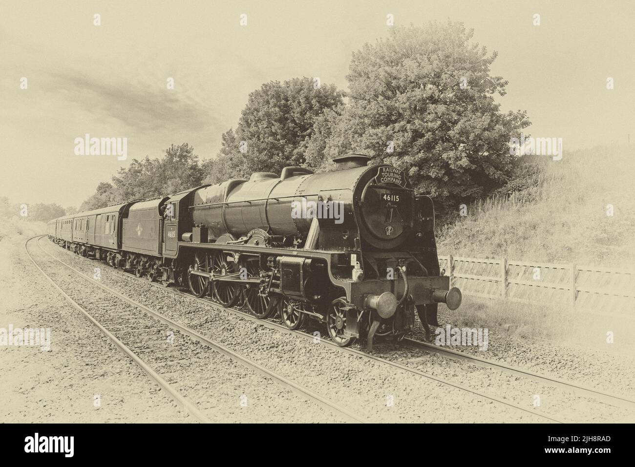 Train à vapeur Scots Guardsman en direction d'Hellifield sur sa course de retour de Carlisle et en direction de Crewe , 16th juillet 2022 (diesel à l'arrière). Banque D'Images