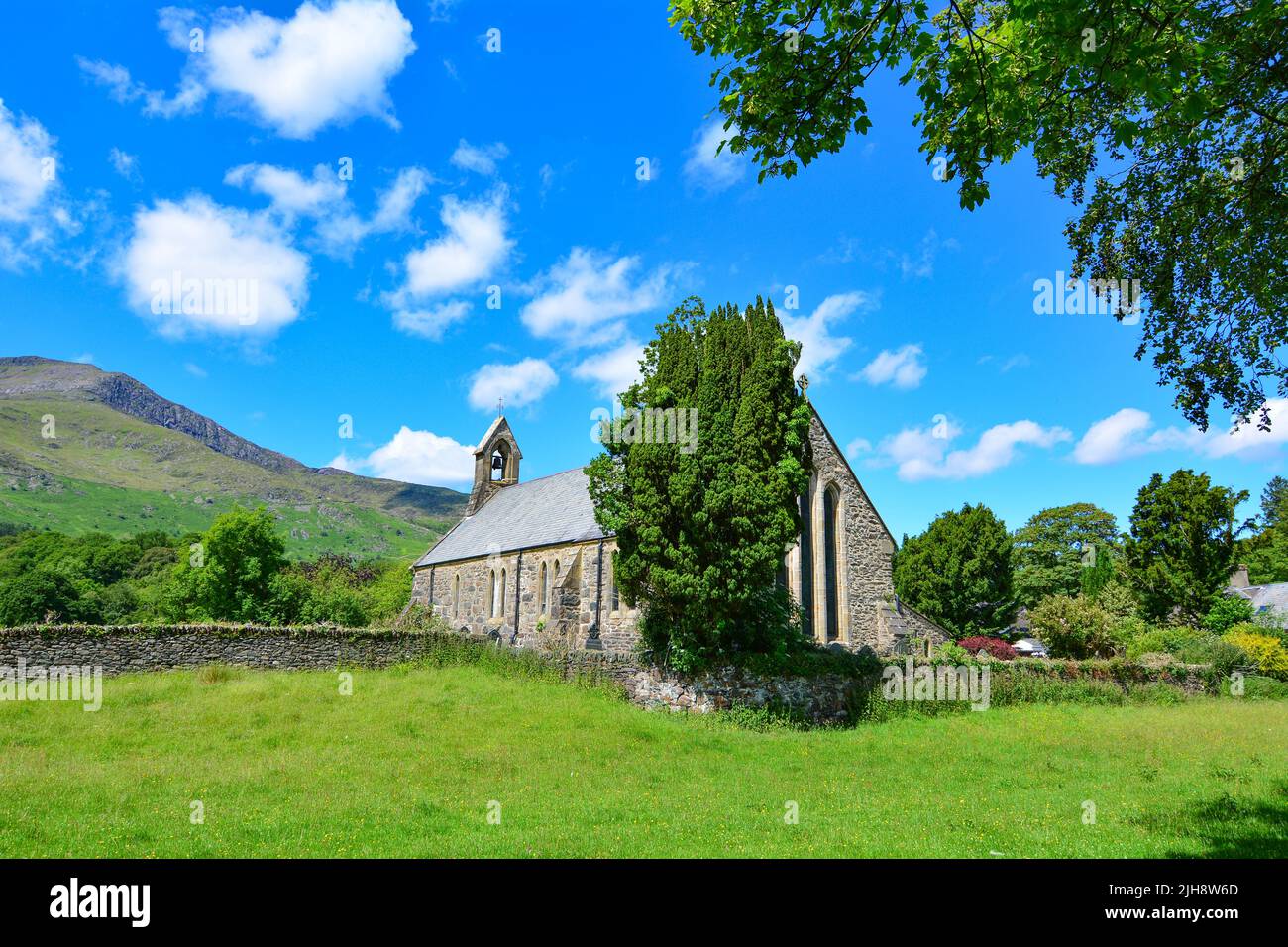 Église Sainte-Marie à Beddgelert près de Snowdonia, au nord du pays de Galles Banque D'Images