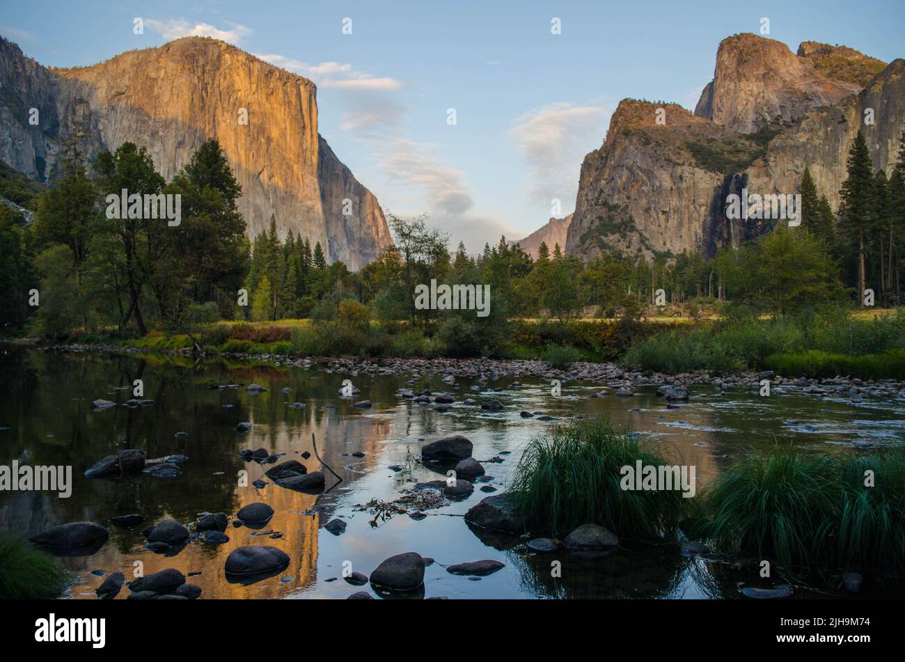 Yosemite Gates of the Valley au coucher du soleil Banque D'Images