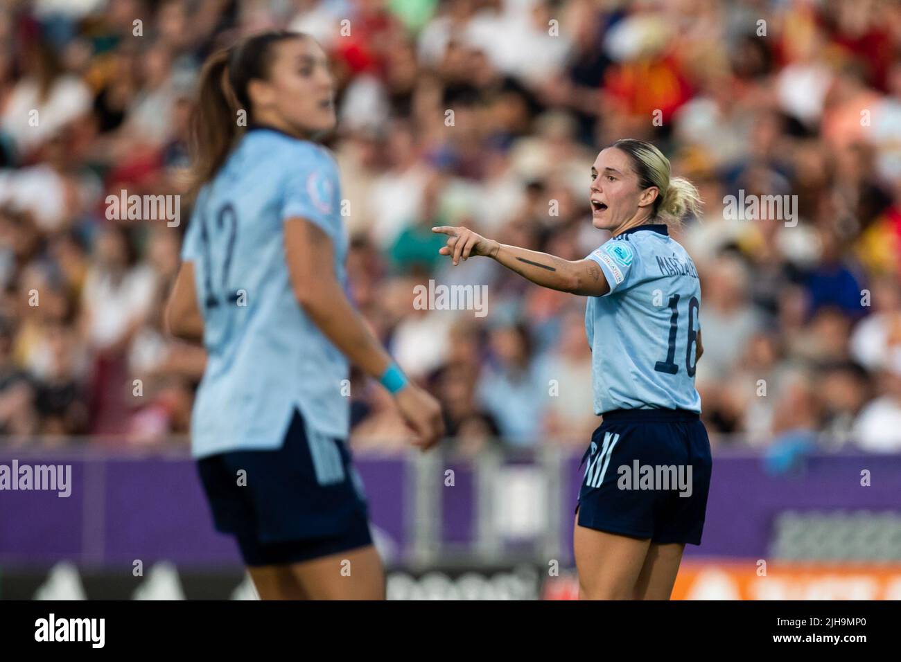 MAPI Leon de l'Espagne gestes pendant le Championnat d'Europe des femmes de l'UEFA entre les femmes du Danemark et l'Espagne au stade communautaire Brentford, Brentford, le samedi 16th juillet 2022. (Credit: Federico Maranesi | MI News) Credit: MI News & Sport /Alay Live News Banque D'Images