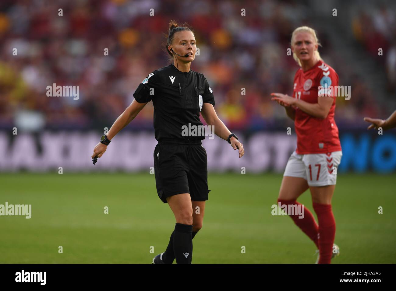 Londres, Royaume-Uni. 16th juillet 2022. Rebecca Welch (Referee) lors du match des femmes de l'UEFA Euro England 2022 entre le Danemark 0-1 Espagne au stade communautaire Brentford sur 16 juillet 2022 à Londres, en Angleterre. Credit: Maurizio Borsari/AFLO/Alay Live News Banque D'Images