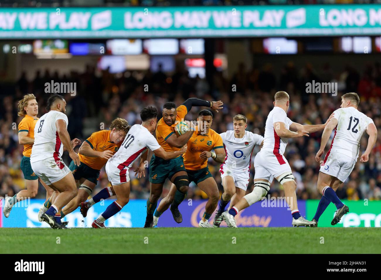 SYDNEY, AUSTRALIE - JUILLET 16: Samu Kerevi tente de faire une pause pendant le troisième jeu de la série de matchs internationaux entre les wallabies australiens et l'Angleterre à la SCG on 16 juillet 2022 à Sydney, Australie crédit: IOIO IMAGES/Alay Live News Banque D'Images