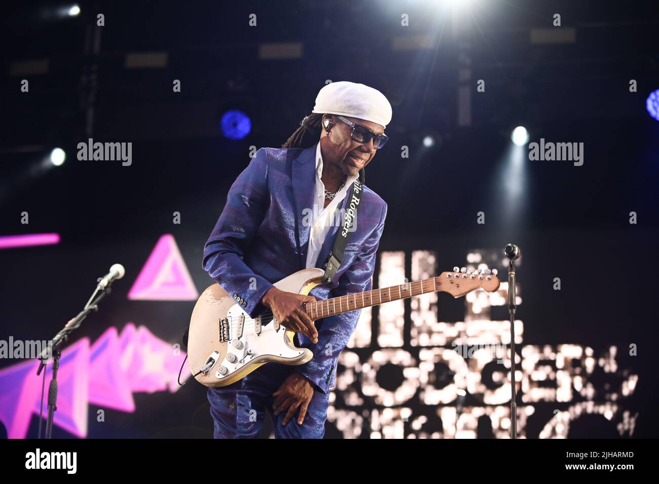 16 juillet 2022, Doncaster, Yorkshire du Sud, U.K : Rodgers du Nil et spectacle chic à l'hippodrome de Doncaster, Royaume-Uni , 16.07.2022 (image de crédit : © Robin Burns/ZUMA Press Wire) Banque D'Images