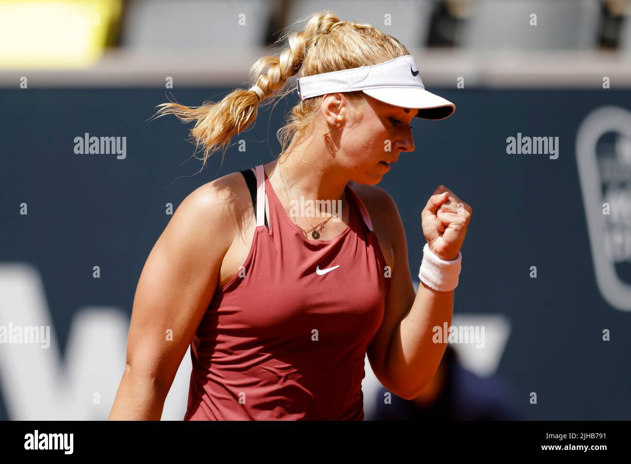 17 juillet 2022, Hambourg: Tennis: WTA Tour/ATP Tour, célibataires, femmes, qualification, 2nd ronde. Baindl (Ukraine) - Lisicki (Allemagne). Sabine Lisicki clame son poing. Photo: Frank Molter/dpa Banque D'Images